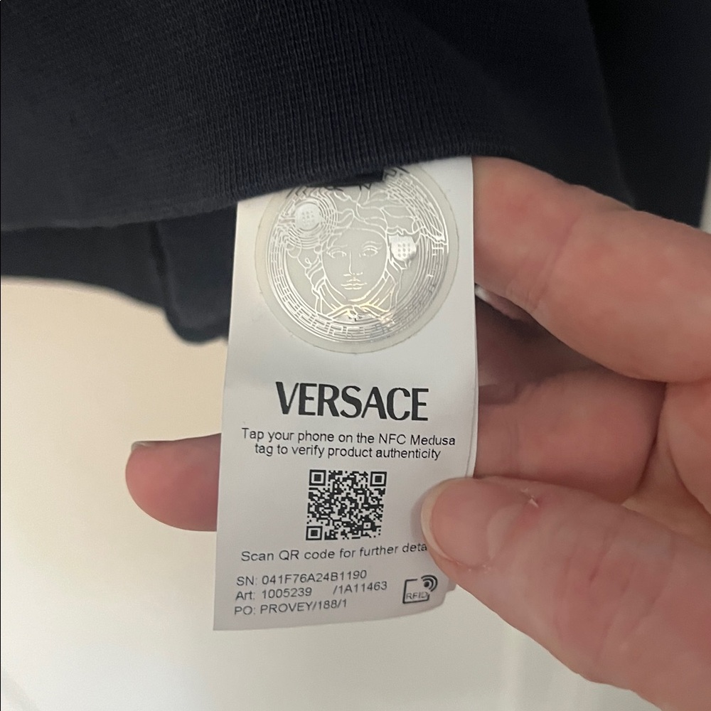 Versace hoodie - kids - size 12 - Picture 2 of 2